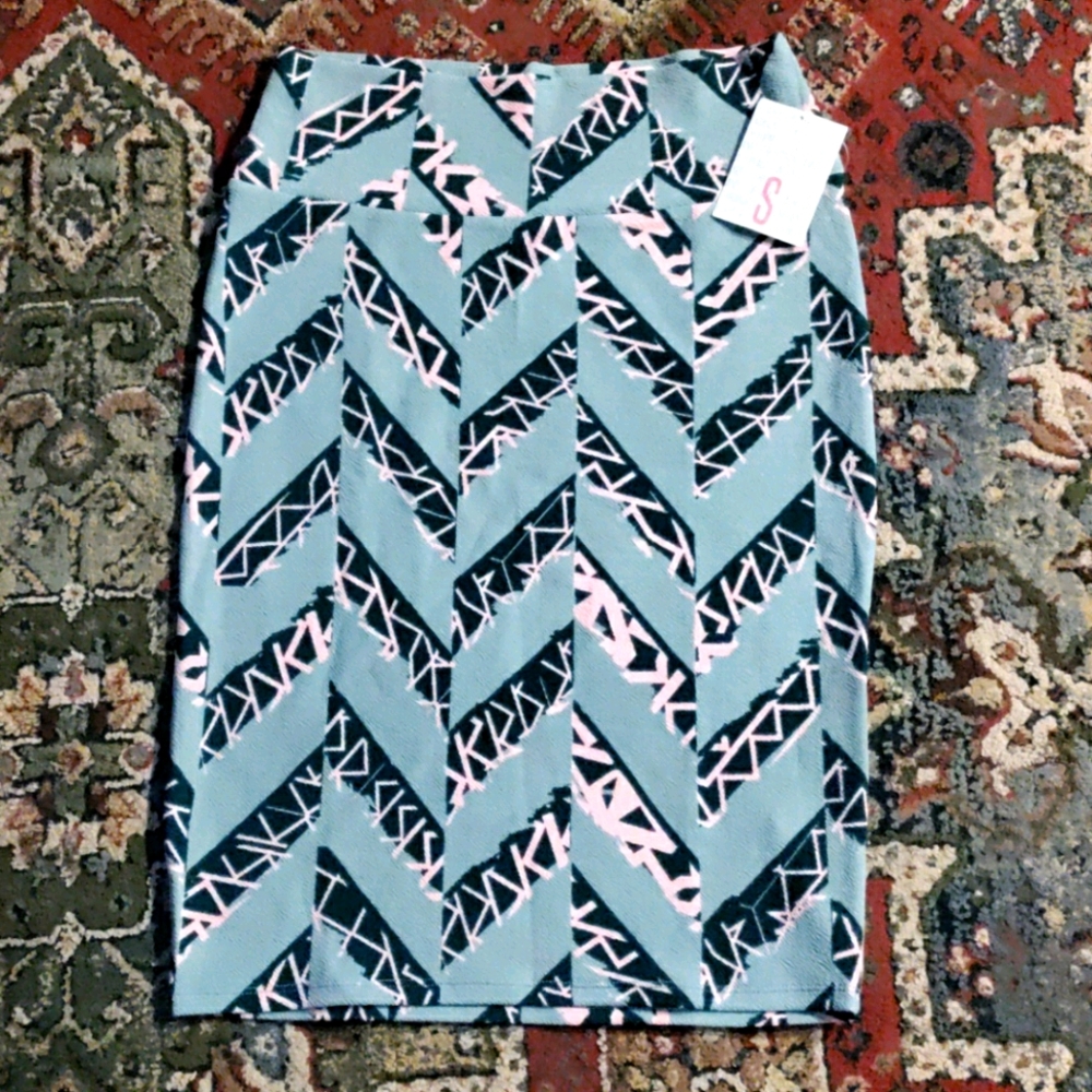 Small LulaRoe Cassie Skirt